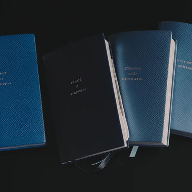 SMYTHSON MEETS: ANNA SEIDEL|経済学者であり詩人でもある彼女が語る、マルチなキャリアの極意。