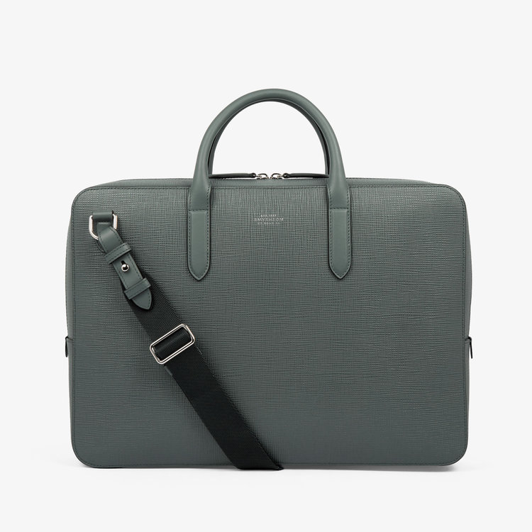 Slim Lightweight Briefcase in Panama