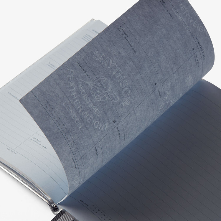 Smythson 【予約】2027 Soho Weekly Diary in Metallic Leather SILVER