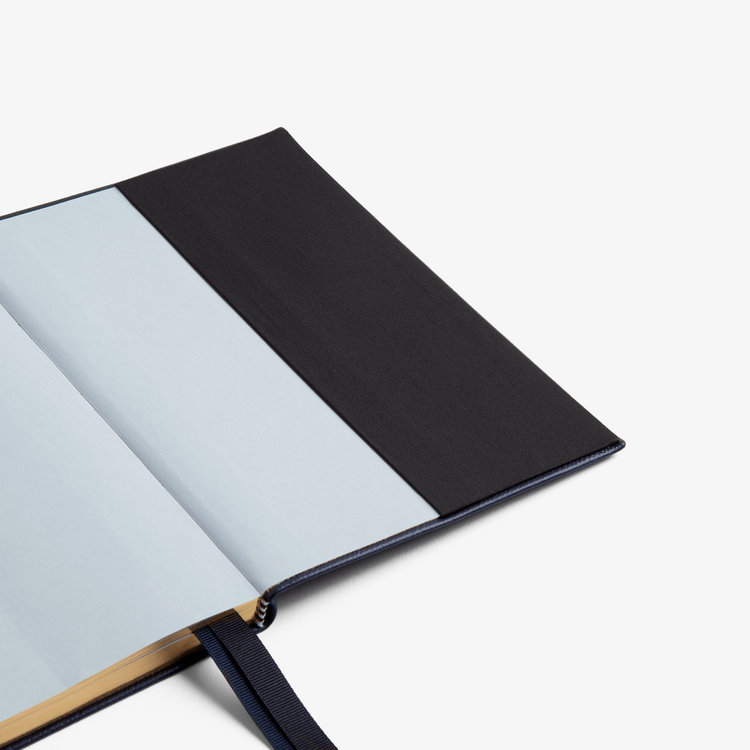 Smythson 【予約】2027 Soho Vertical Weekly Diary in Pastegrain NAVY