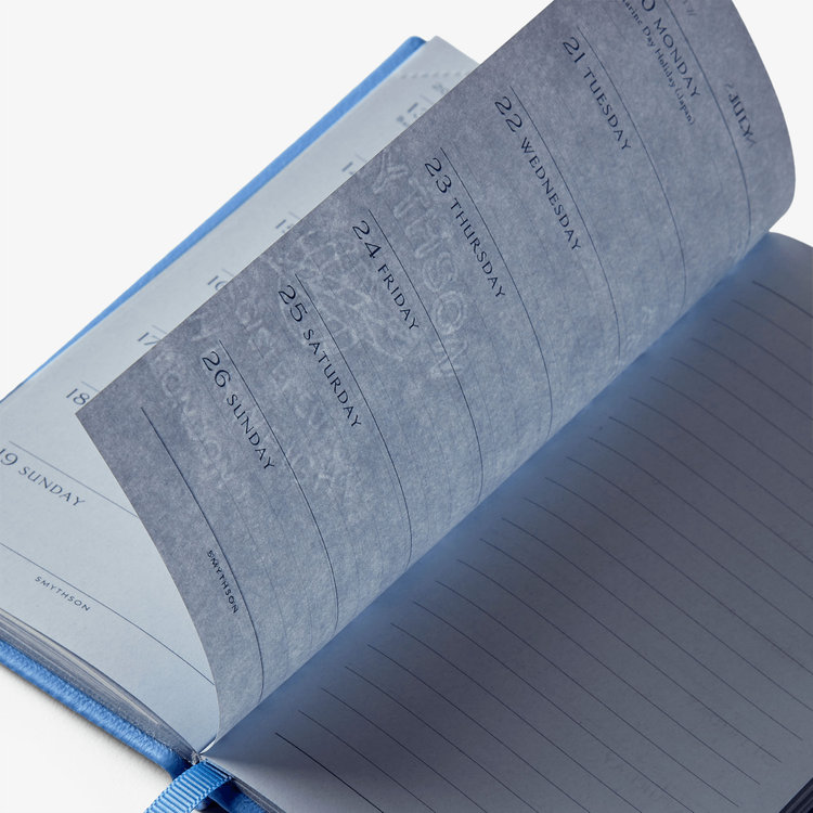 Smythson 【予約】2027 Memoranda Weekly Diary in Pastegrain NILE BLUE