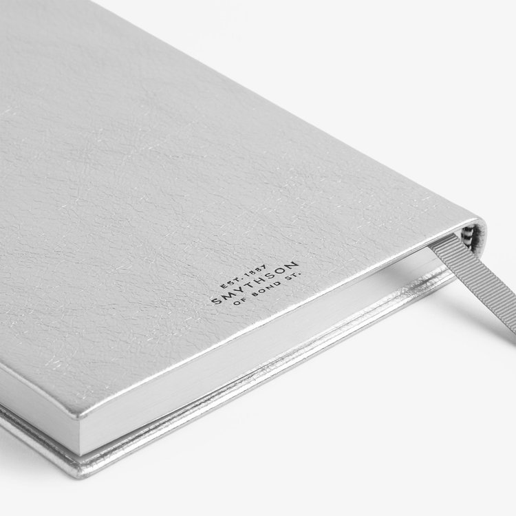 Smythson 【ポイント10%還元】Soho Notebook in Metallic Leather SILVER